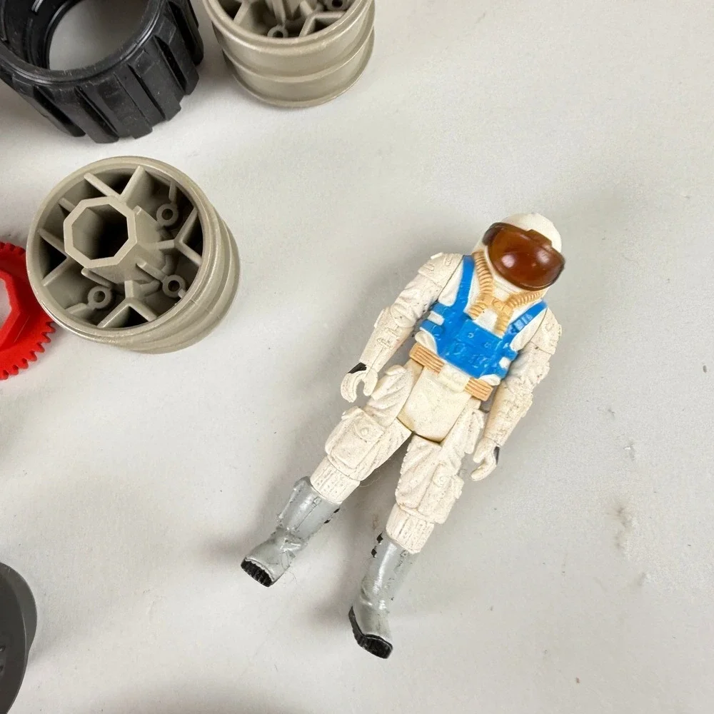 Robotix‎ R-2000 parts 1980's